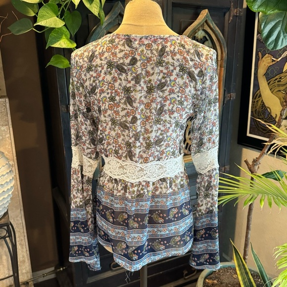 Altar’d State Floral Chiffon Retro Peasant top - Picture 8 of 16